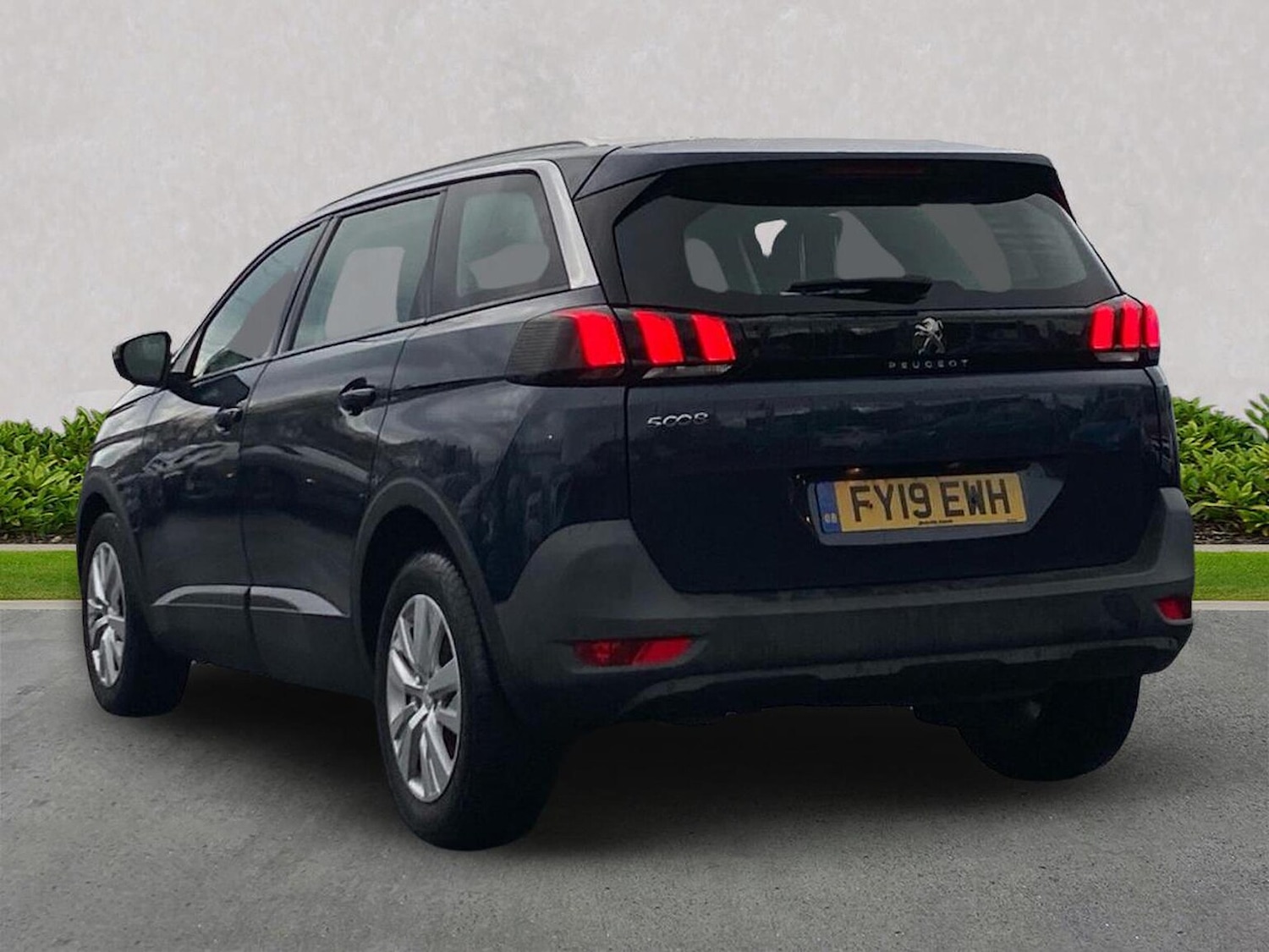 Used Peugeot 5008 2019 for sale - 76969970: Photo 2