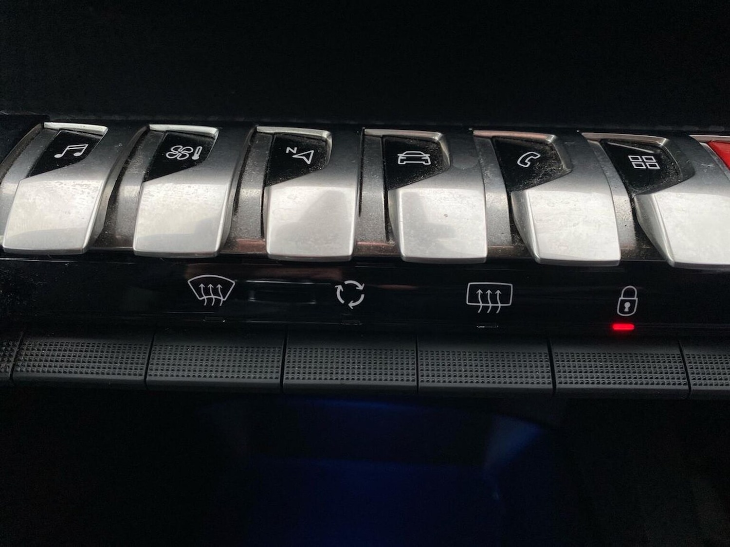 Used Peugeot 5008 2019 for sale - 76969970: Photo 25