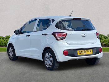 Used Hyundai i10 2018 for sale - 79371967: Photo