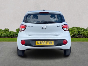 Used Hyundai i10 2018 for sale - 79371967: Photo