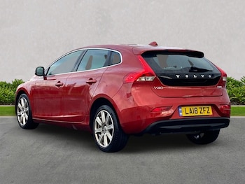 Used Volvo V40 2018 for sale - 76193222: Photo 2