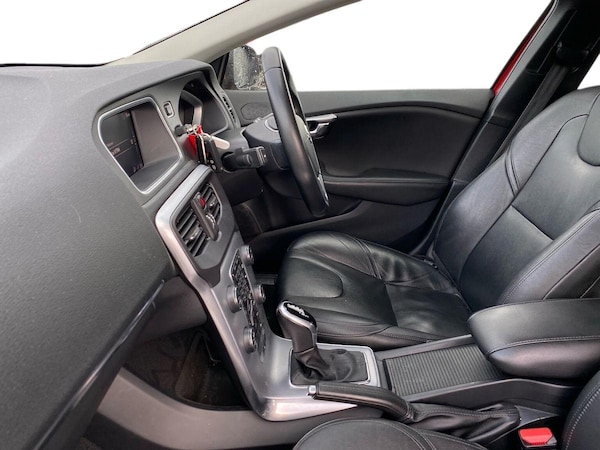 Used Volvo V40 2018 for sale - 76193222: Photo 7