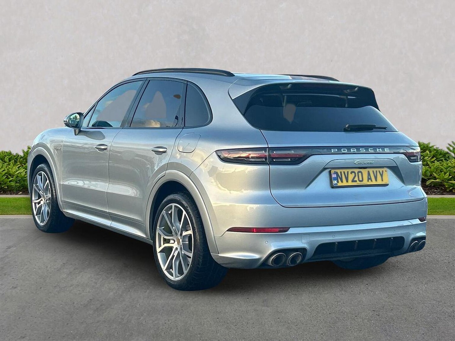 Used Porsche Cayenne 2020 for sale - 76897102: Photo 2