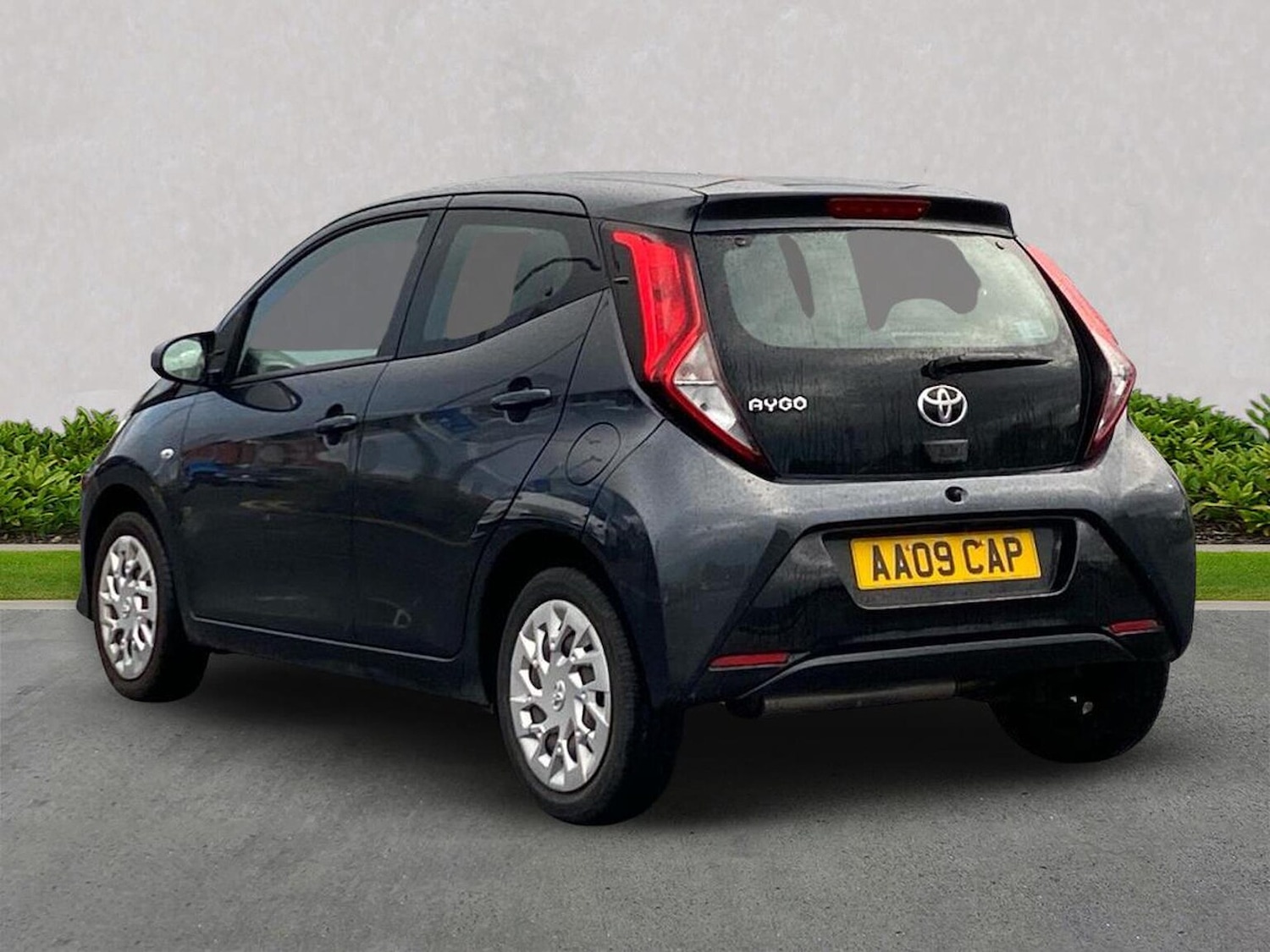 Used Toyota AYGO 2019 for sale - 76335114: Photo 2