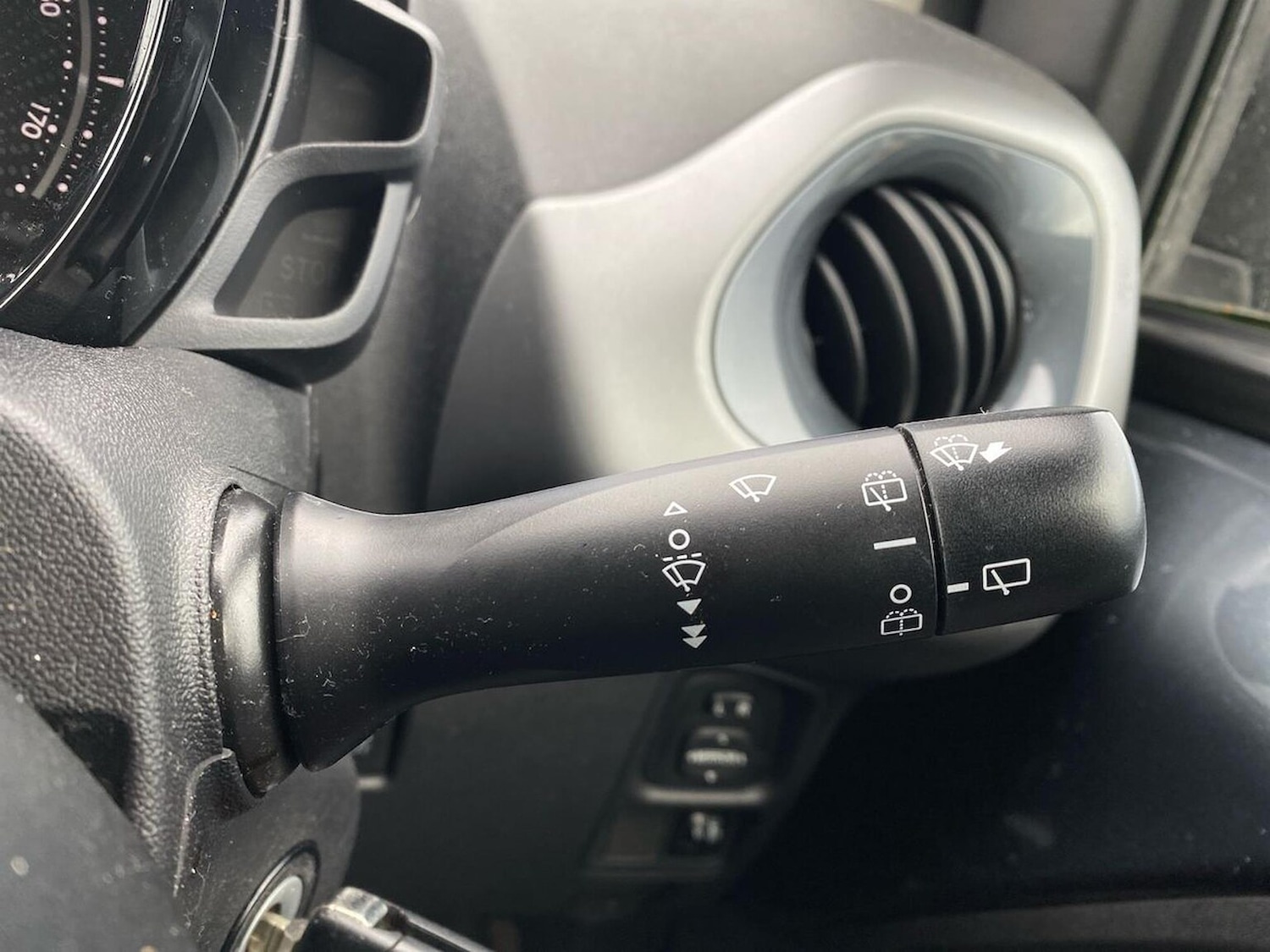 Used Toyota AYGO 2019 for sale - 76335114: Photo 28