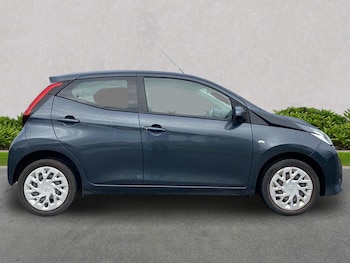 Used Toyota AYGO 2019 for sale - 76335114: Photo