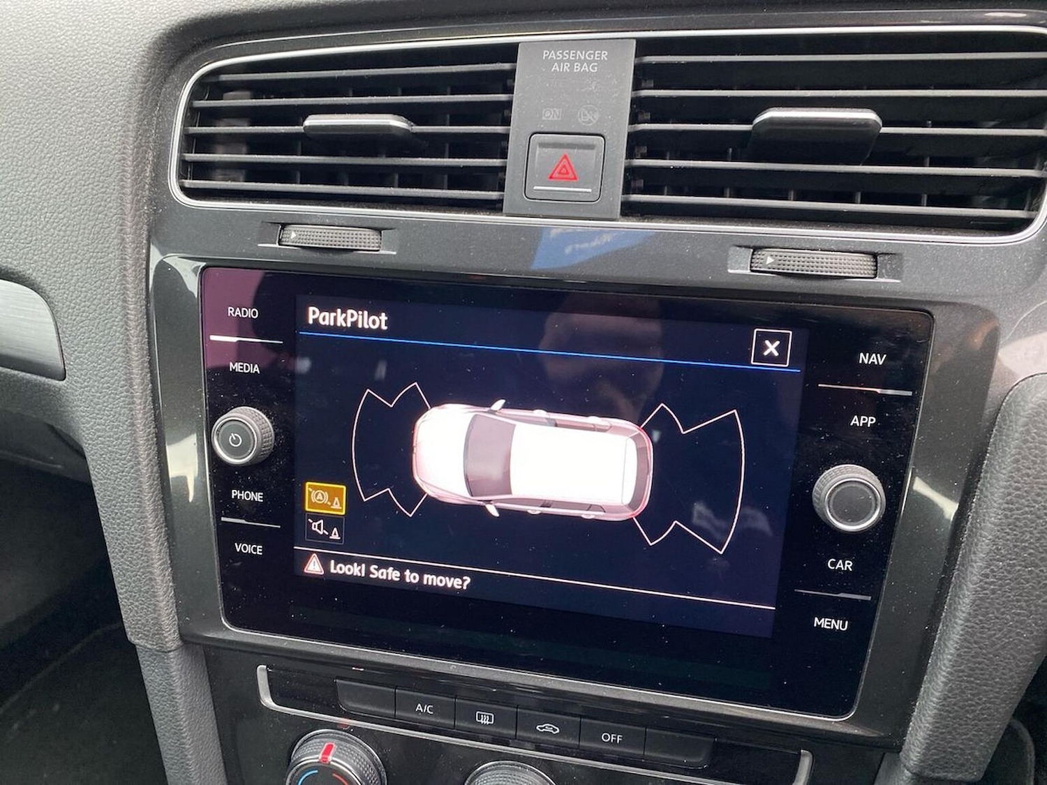 Used Volkswagen Golf 2017 for sale - 76720299: Photo 23