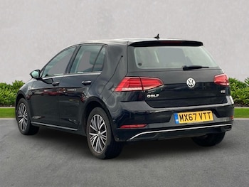 Used Volkswagen Golf 2017 for sale - 76720299: Photo