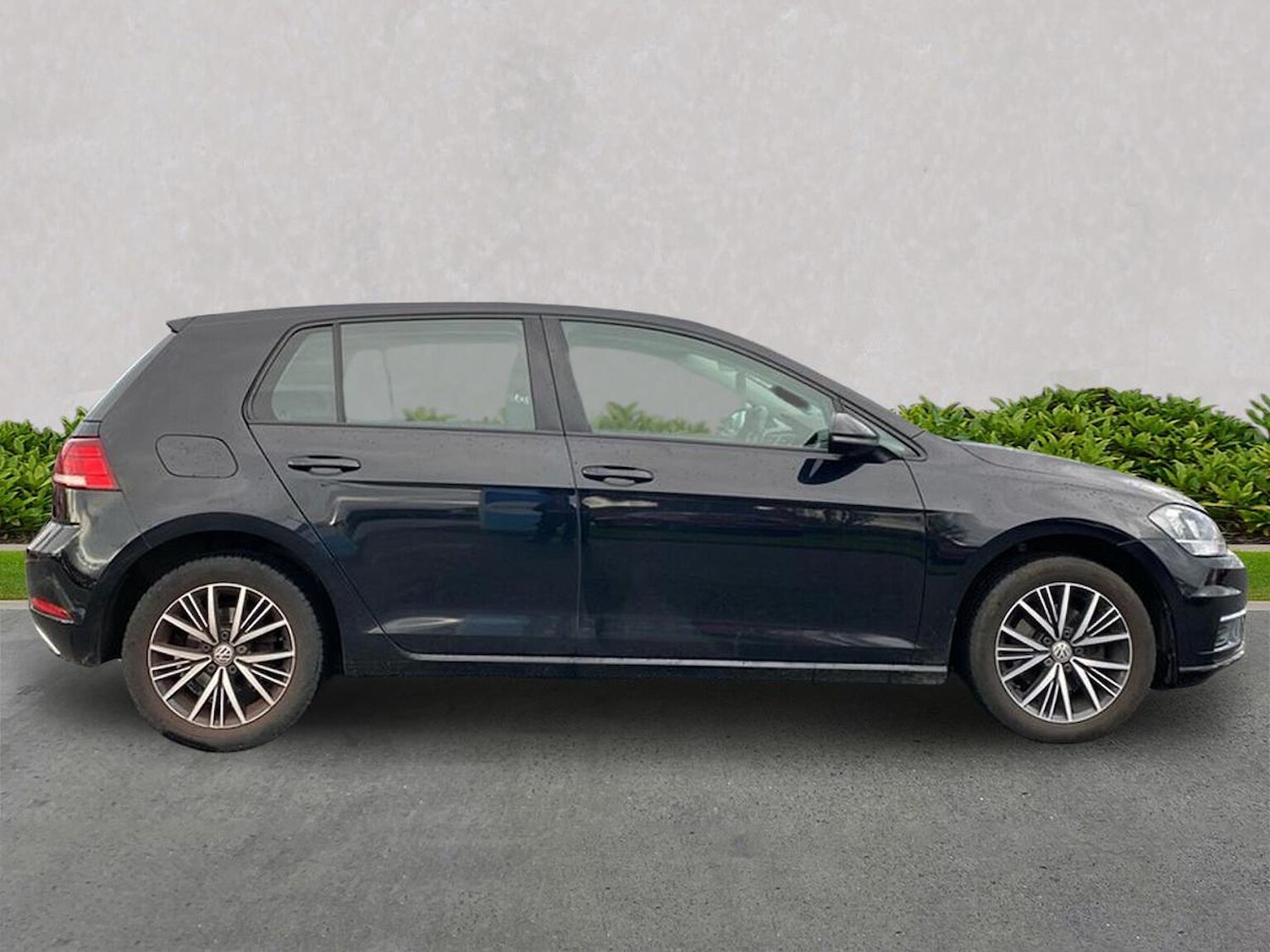 Used Volkswagen Golf 2017 for sale - 76720299: Photo 3