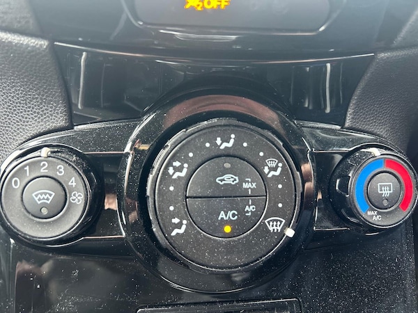 Used Ford Fiesta 2017 for sale - 76273443: Photo 12