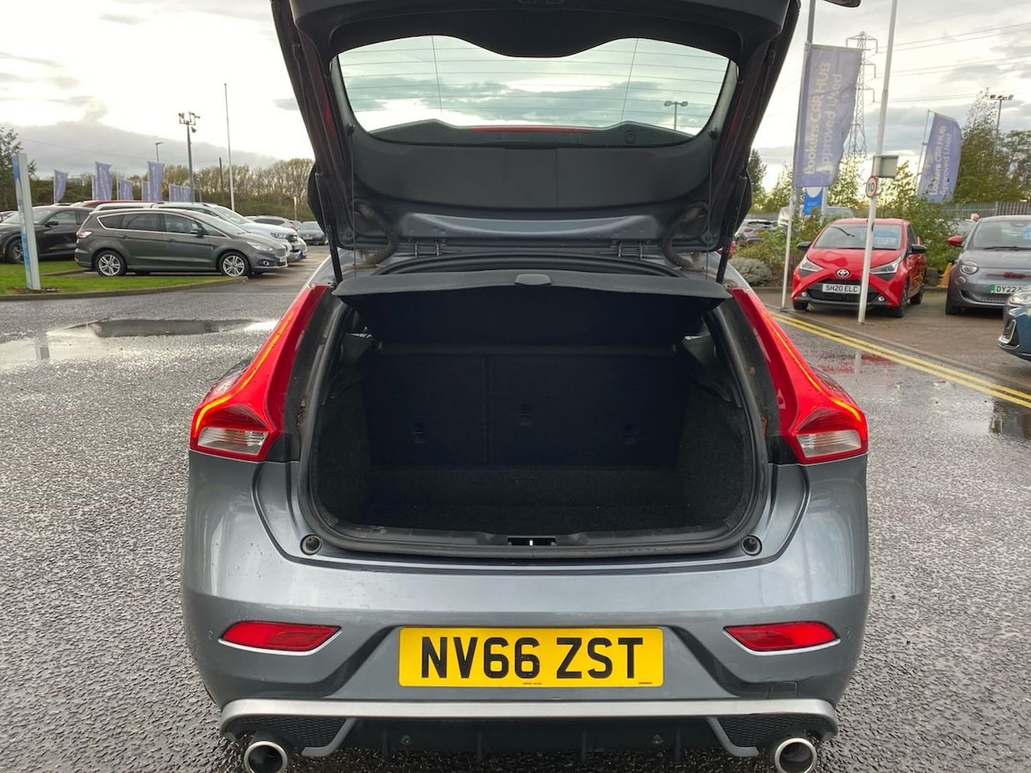 Used Volvo V40 2016 for sale - 76807483: Photo 17