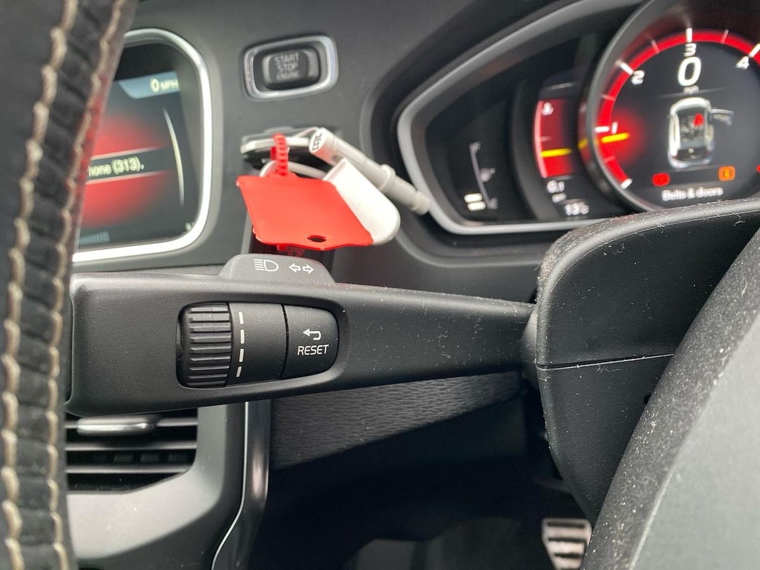 Used Volvo V40 2016 for sale - 76807483: Photo 28