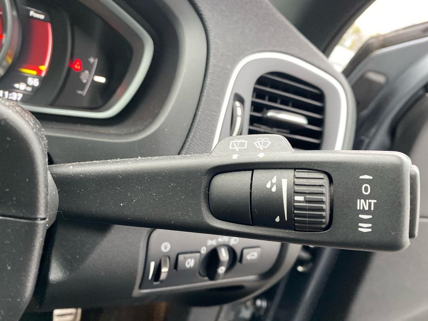 Used Volvo V40 2016 for sale - 76807483: Photo 29