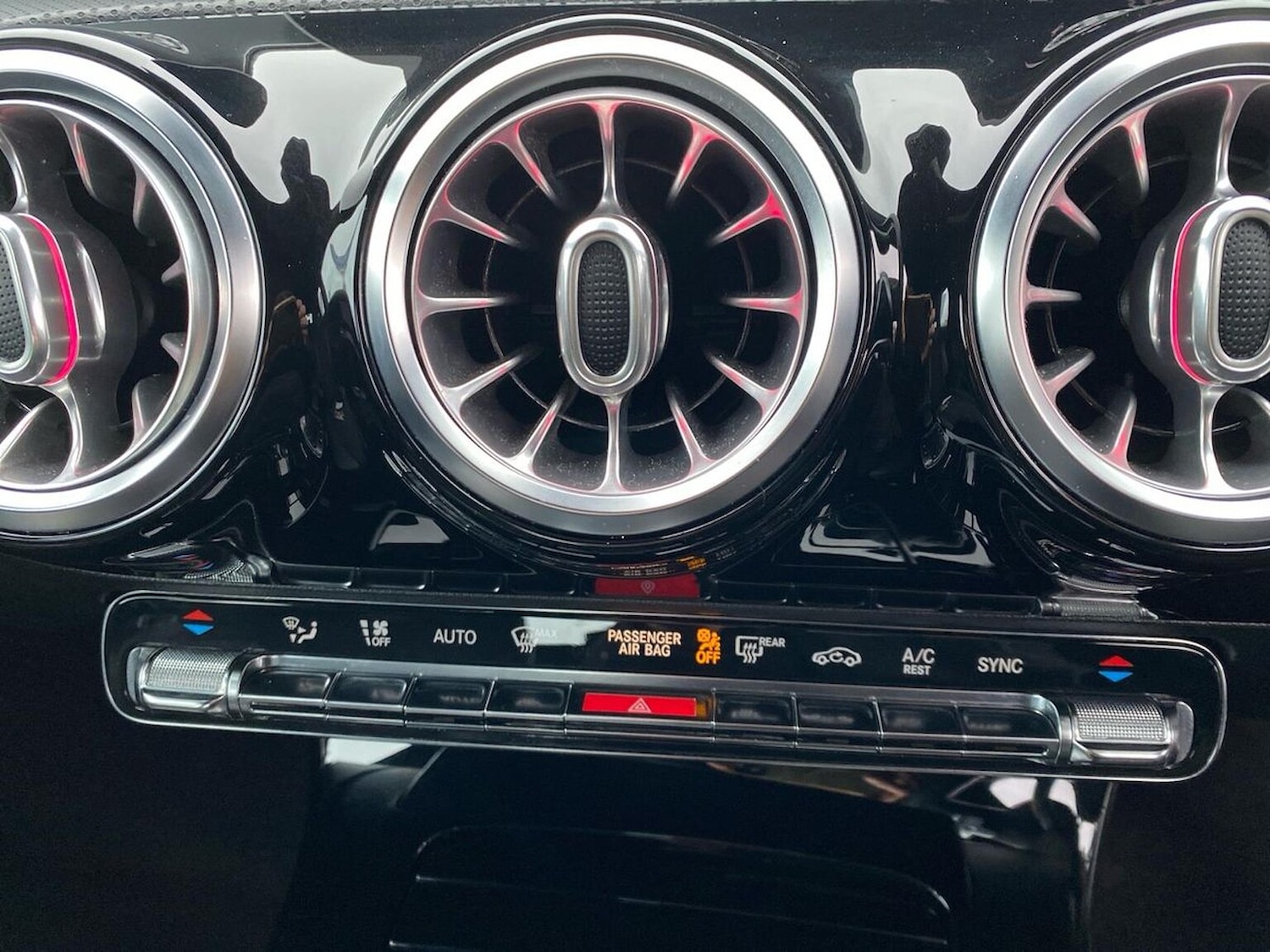 Used Mercedes-Benz A-Class 2018 for sale - 76951185: Photo 12