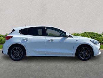 Used Ford Focus 2021 for sale - 79185440: Photo