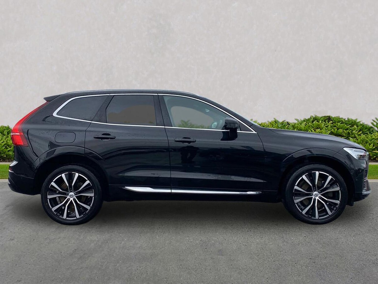 Used Volvo XC60 2023 for sale - 76331094: Photo 3