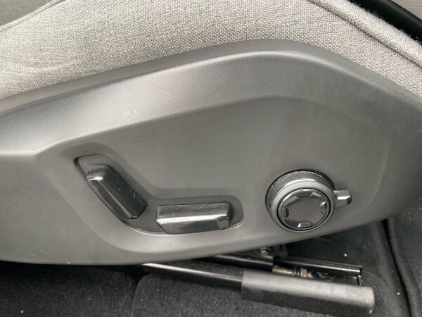 Used Volvo XC60 2023 for sale - 76331094: Photo 30