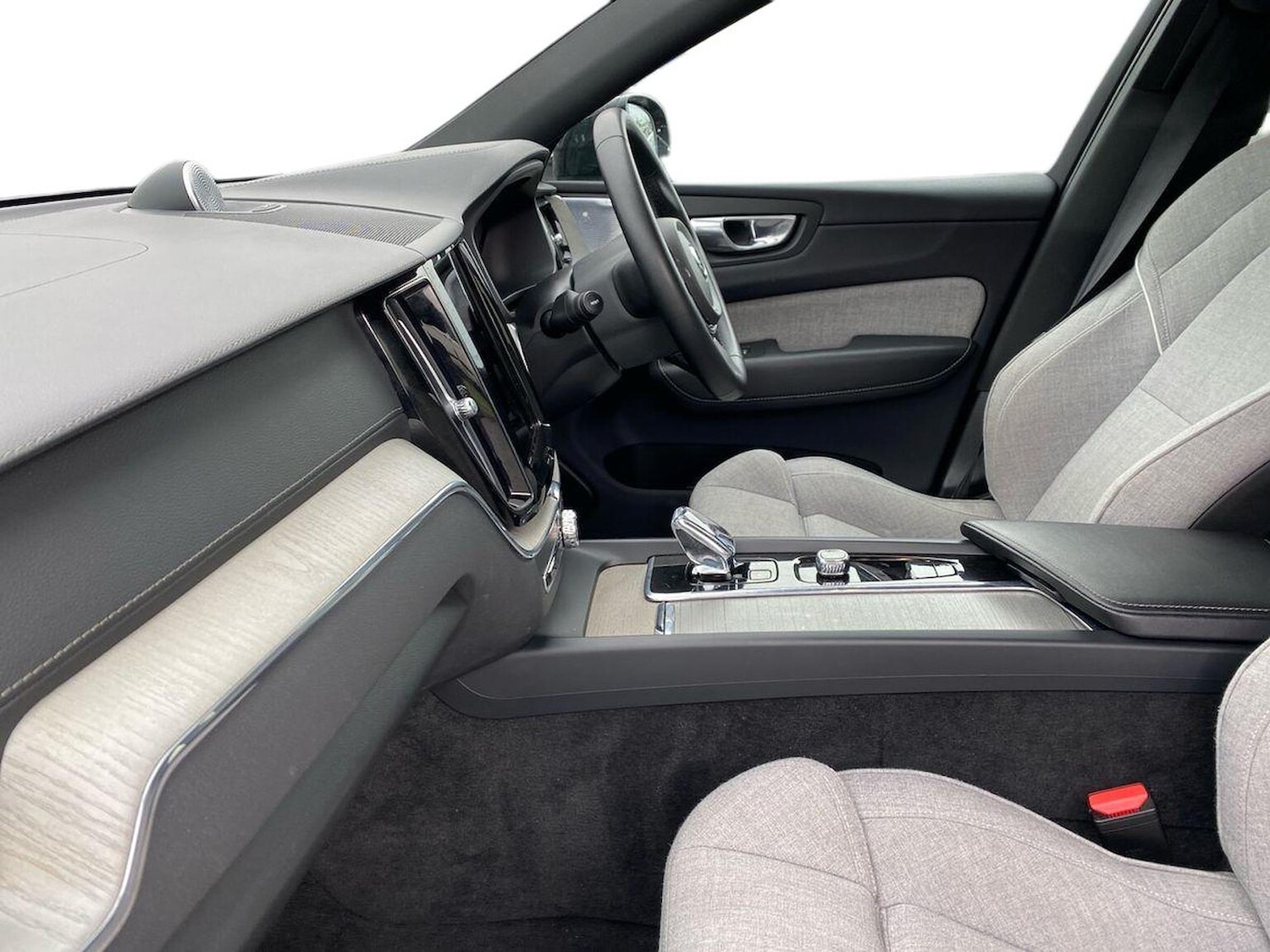 Used Volvo XC60 2023 for sale - 76331094: Photo 7