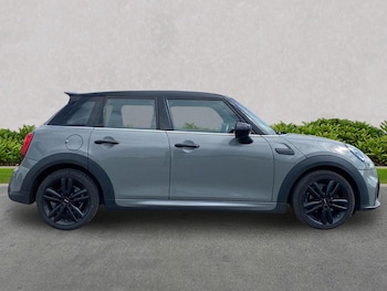 Used MINI Hatch 2021 for sale - 79352990: Photo