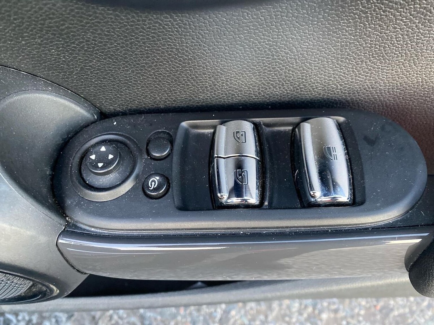 Used MINI Convertible 2018 for sale - 77629391: Photo 21