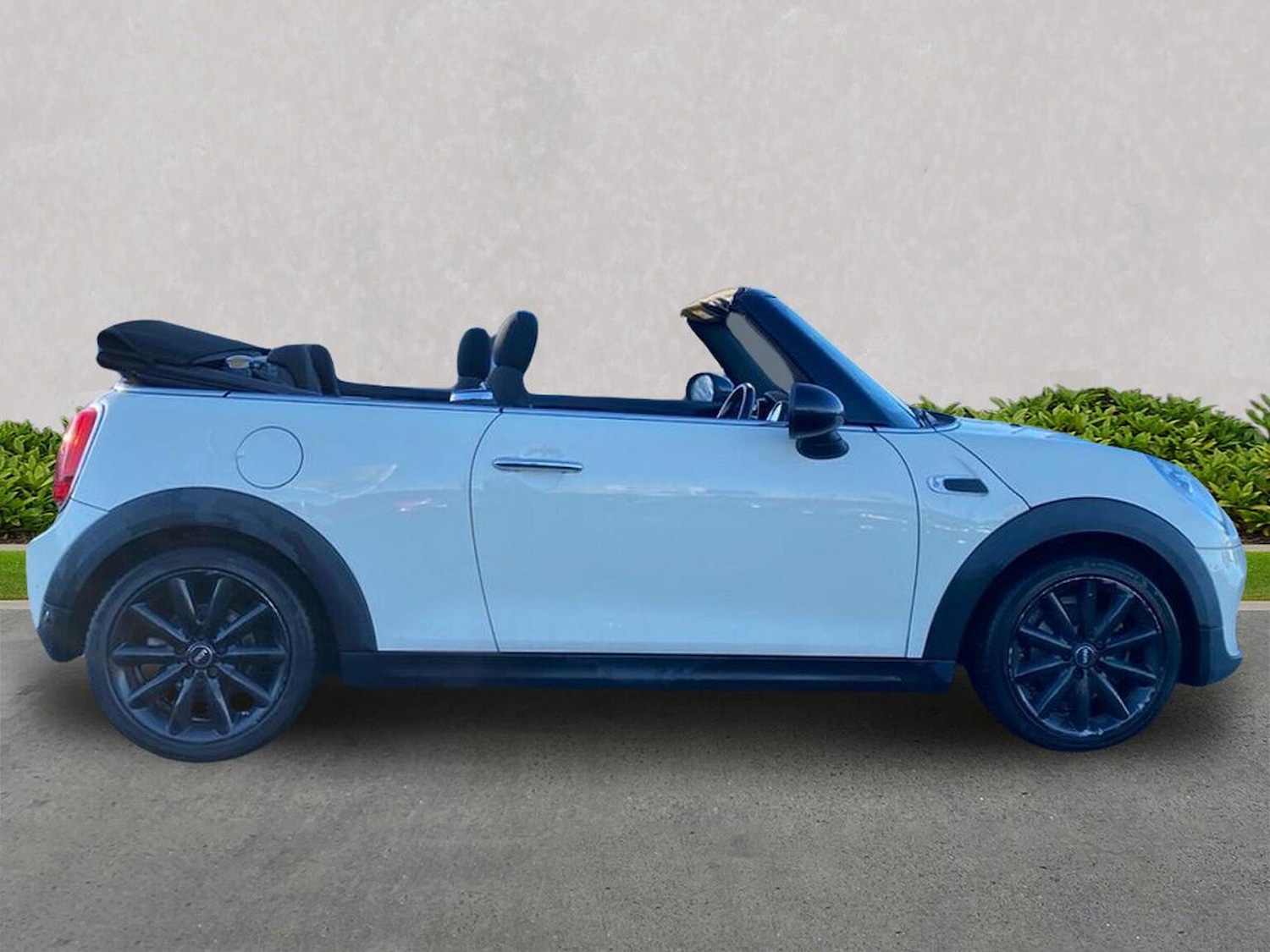Used MINI Convertible 2017 for sale - 77011922: Photo 5