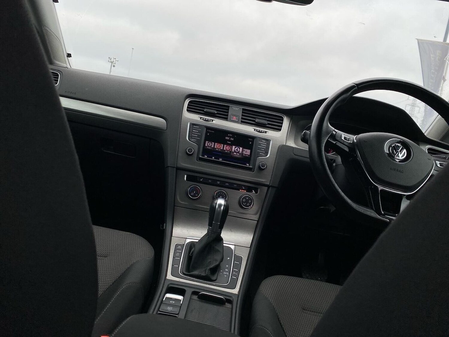 Used Volkswagen Golf 2017 for sale - 76268320: Photo 13