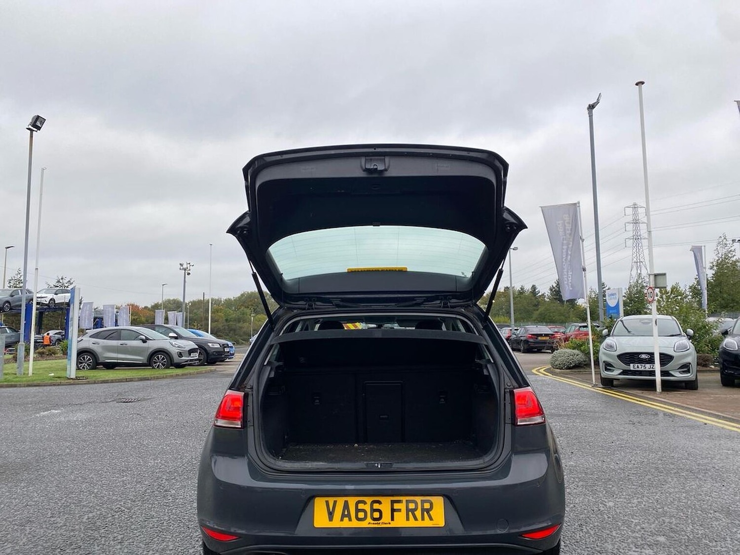 Used Volkswagen Golf 2017 for sale - 76268320: Photo 17