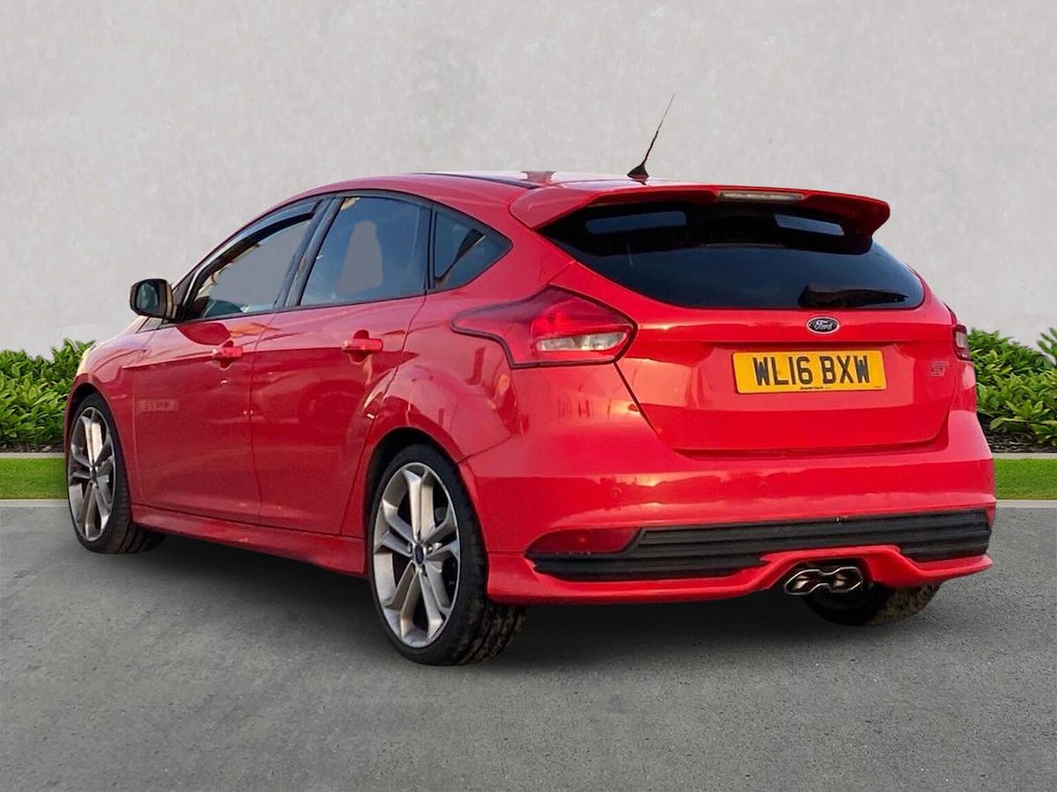 Used Ford Focus 2016 for sale - 76945918: Photo 2