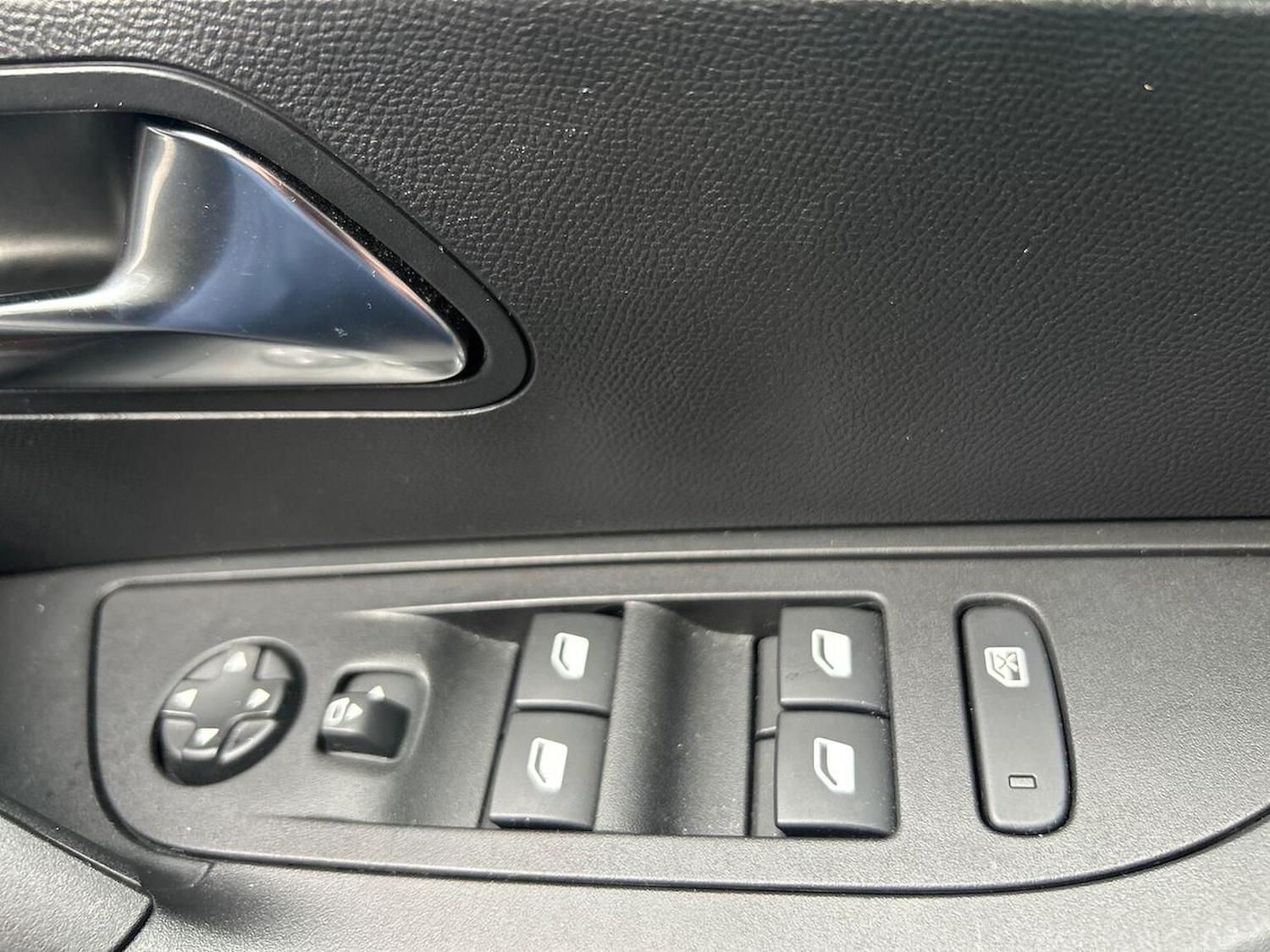 Used Peugeot 2008 2023 for sale - 76170687: Photo 21