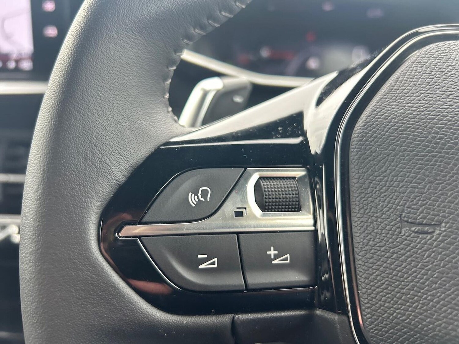 Used Peugeot 2008 2023 for sale - 76170687: Photo 26