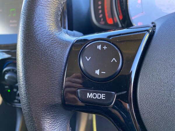 Used Toyota AYGO 2017 for sale - 76198433: Photo 26