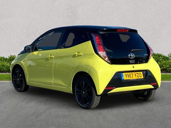Used Toyota AYGO 2017 for sale - 76198433: Photo 2