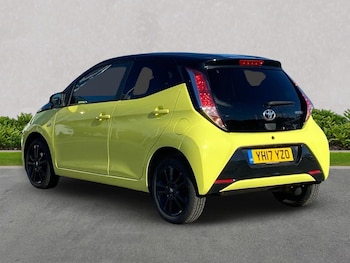 Used Toyota AYGO 2017 for sale - 76198433: Photo 2