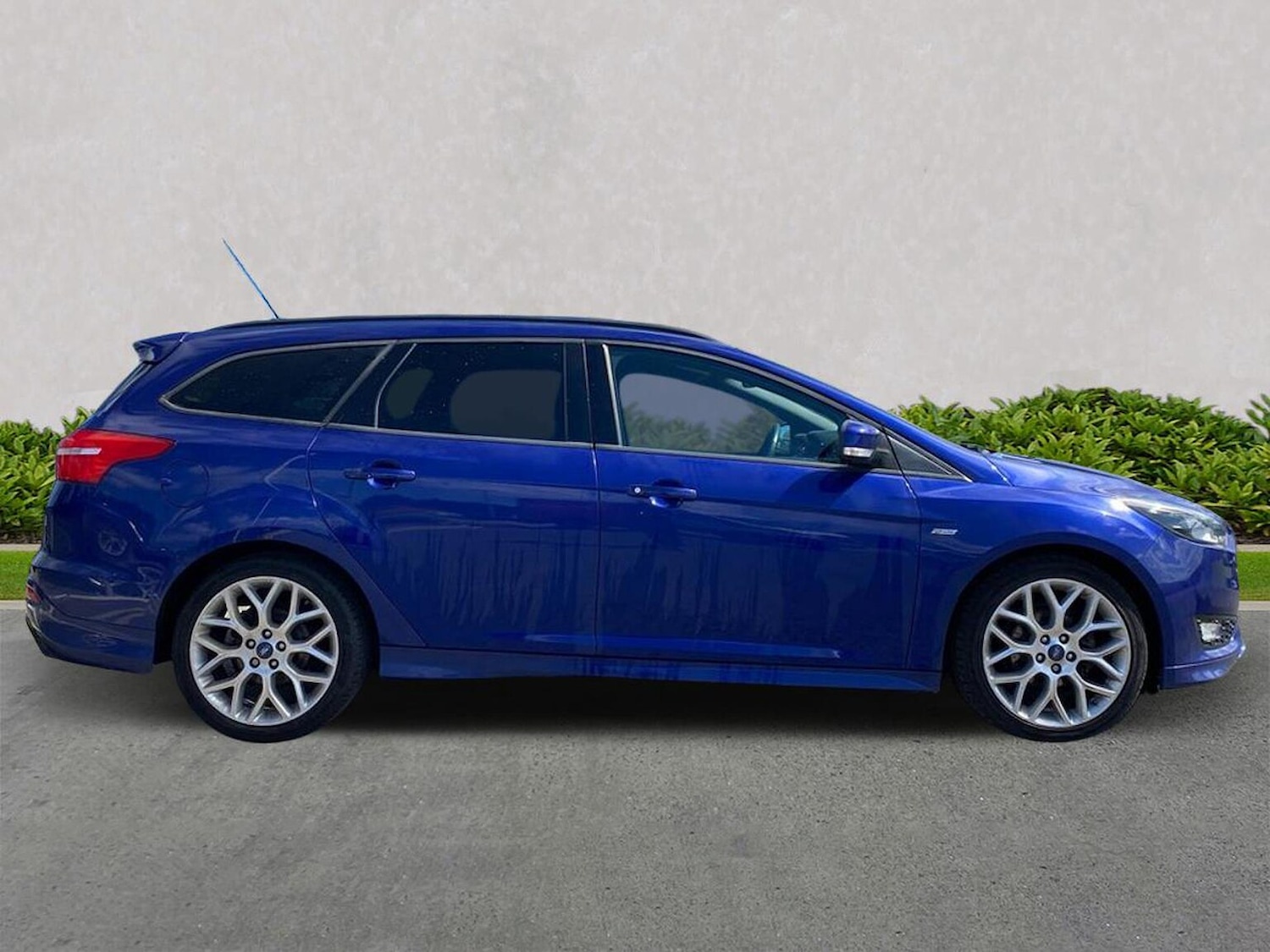 Used Ford Focus 2017 for sale - 76719428: Photo 3