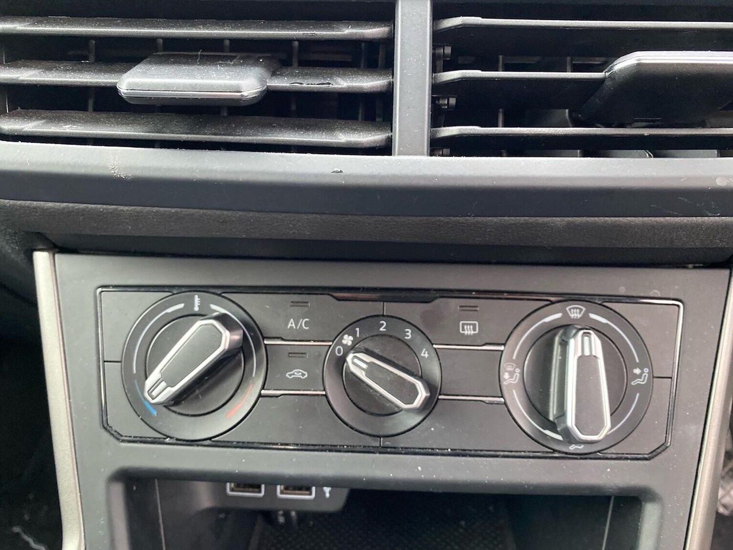 Used Volkswagen Polo 2018 for sale - 76637726: Photo 12