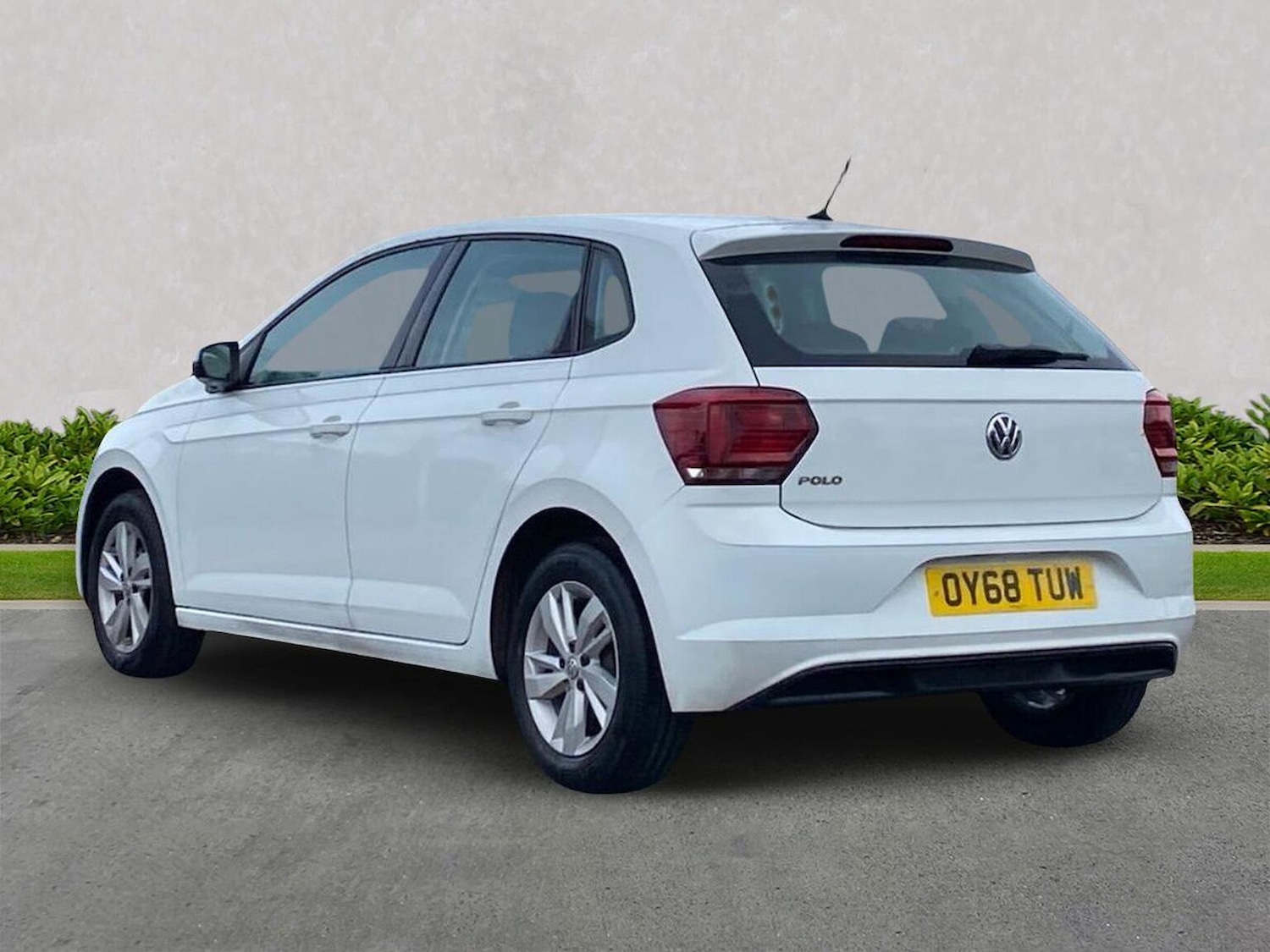 Used Volkswagen Polo 2018 for sale - 76637726: Photo 2