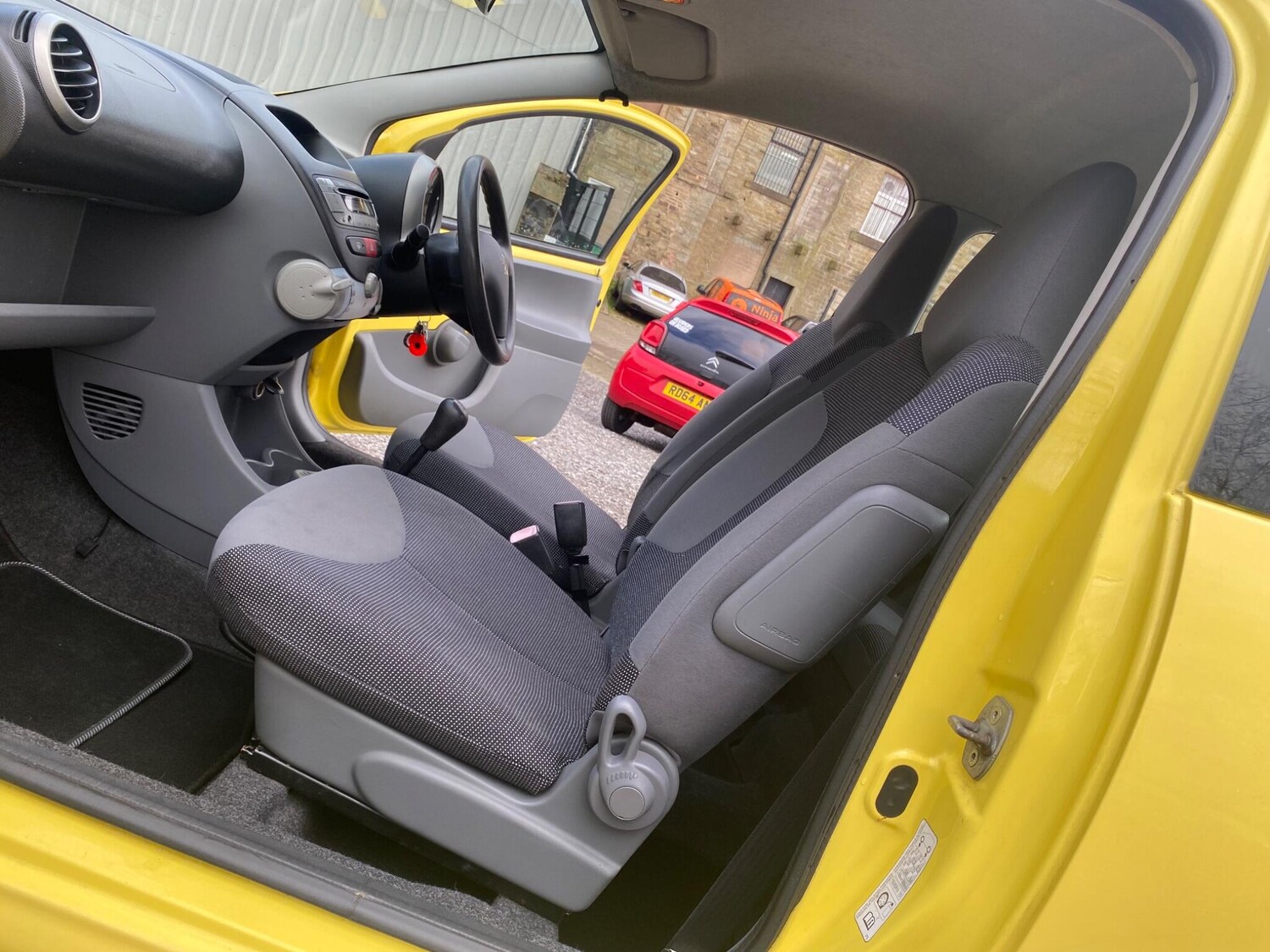 Used Peugeot 107 for sale - 78100194: Photo 8