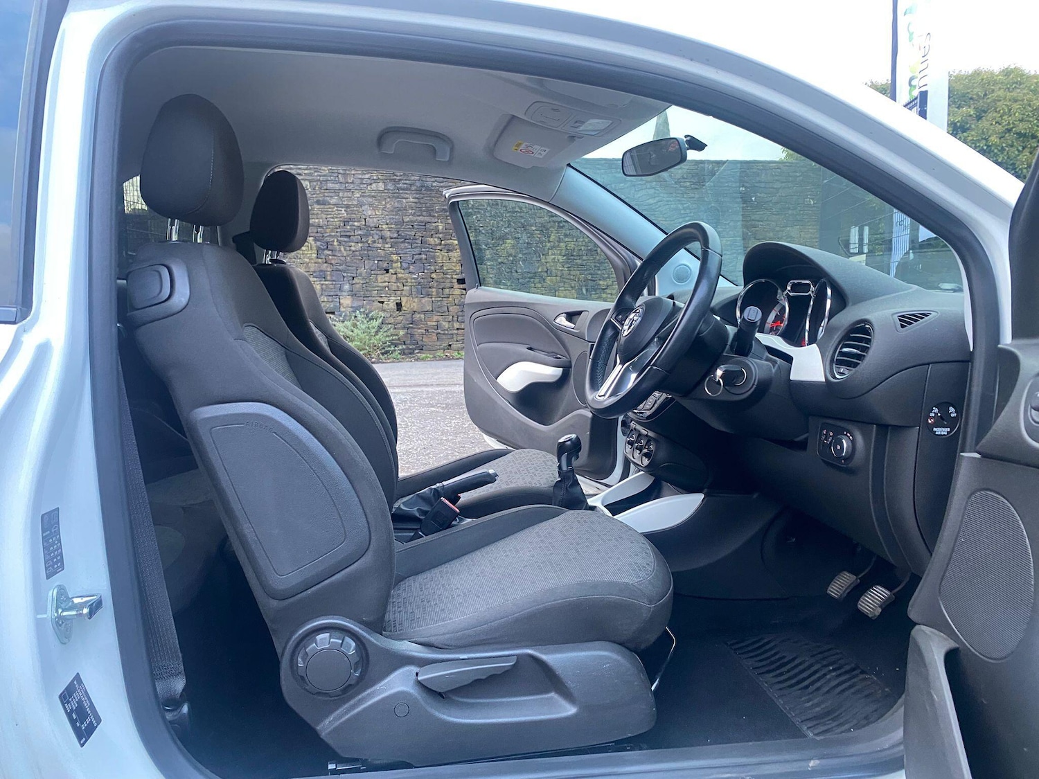 Used Vauxhall ADAM 2015 for sale - 77838584: Photo 8