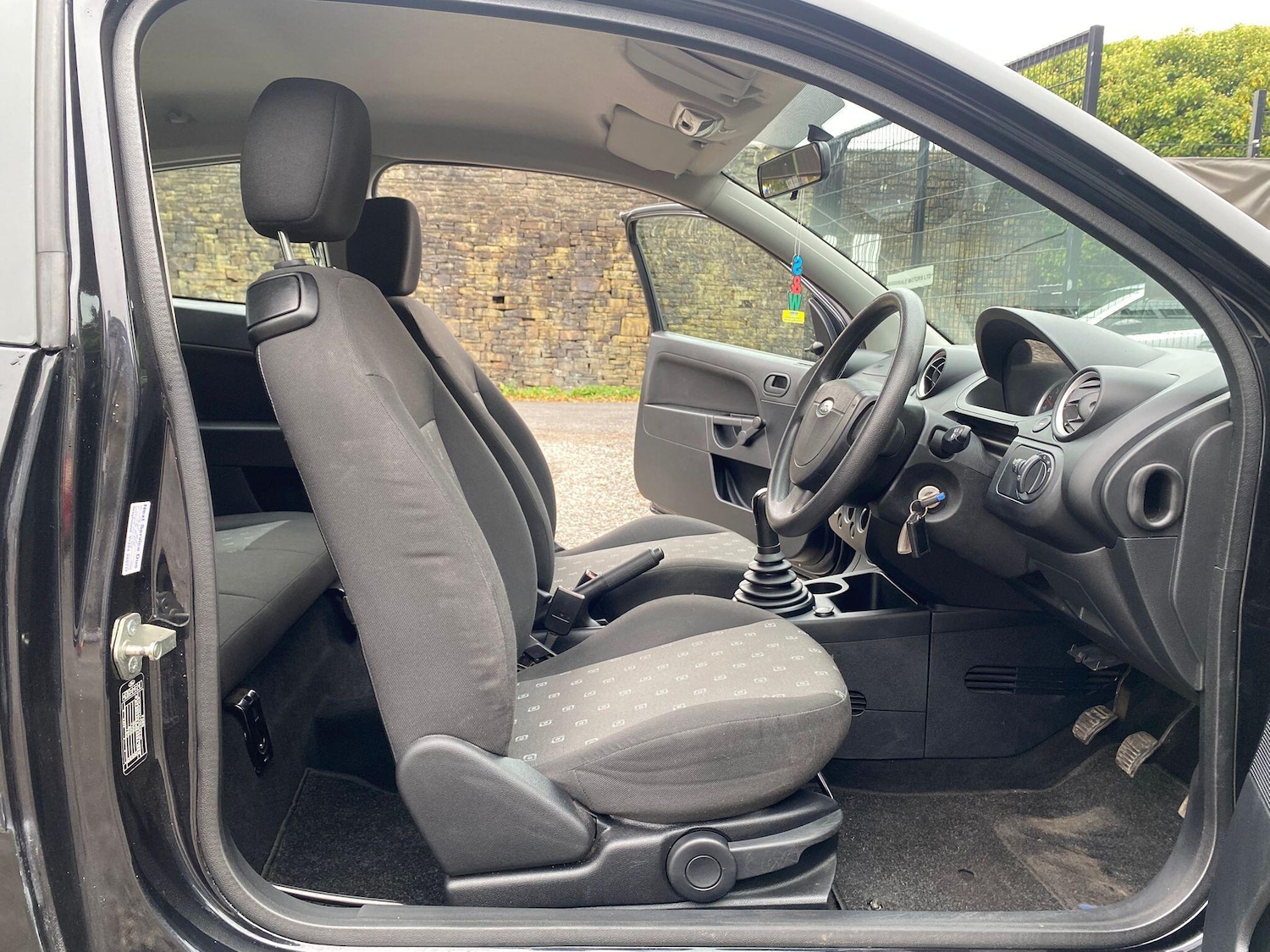 Used Ford Fiesta 2004 for sale - 76360259: Photo 12