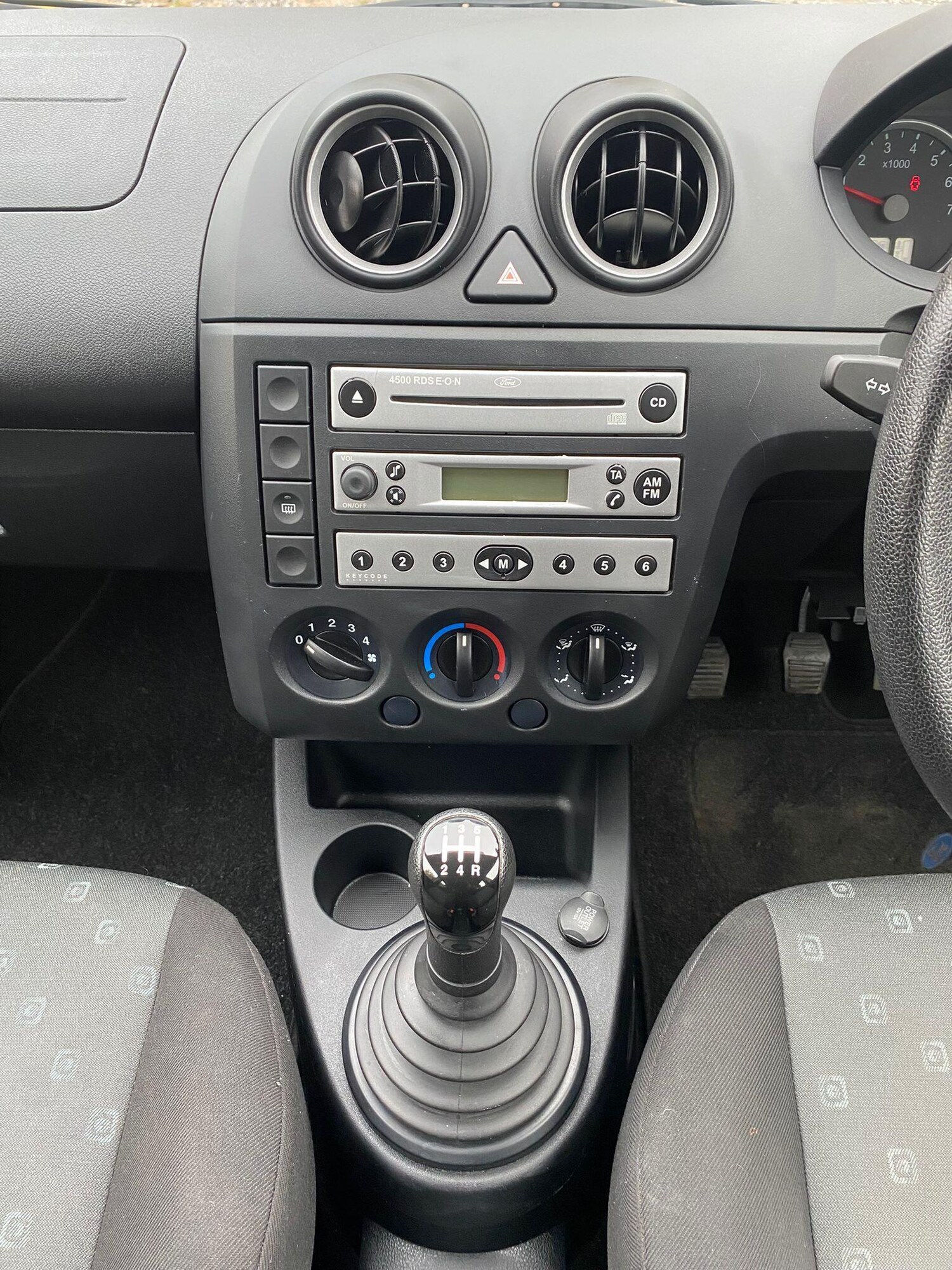 Used Ford Fiesta 2004 for sale - 76360259: Photo 19