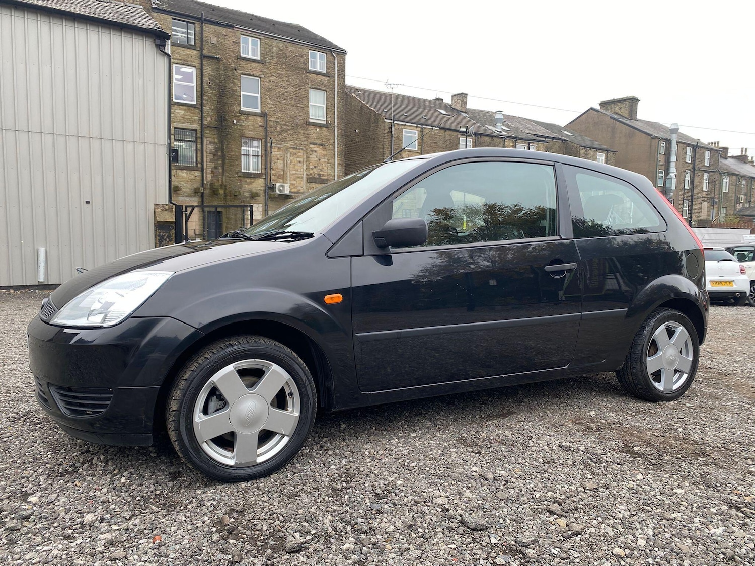 Used Ford Fiesta 2004 for sale - 76360259: Photo 4
