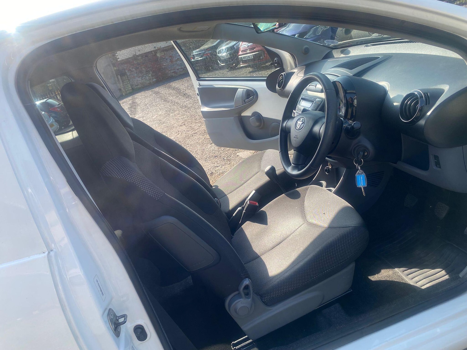 Used Toyota AYGO 2011 for sale - 77977815: Photo 15