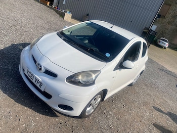Used Toyota AYGO 2011 for sale - 77977815: Photo