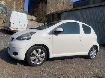 Used Toyota AYGO 2011 for sale - 77977815: Photo