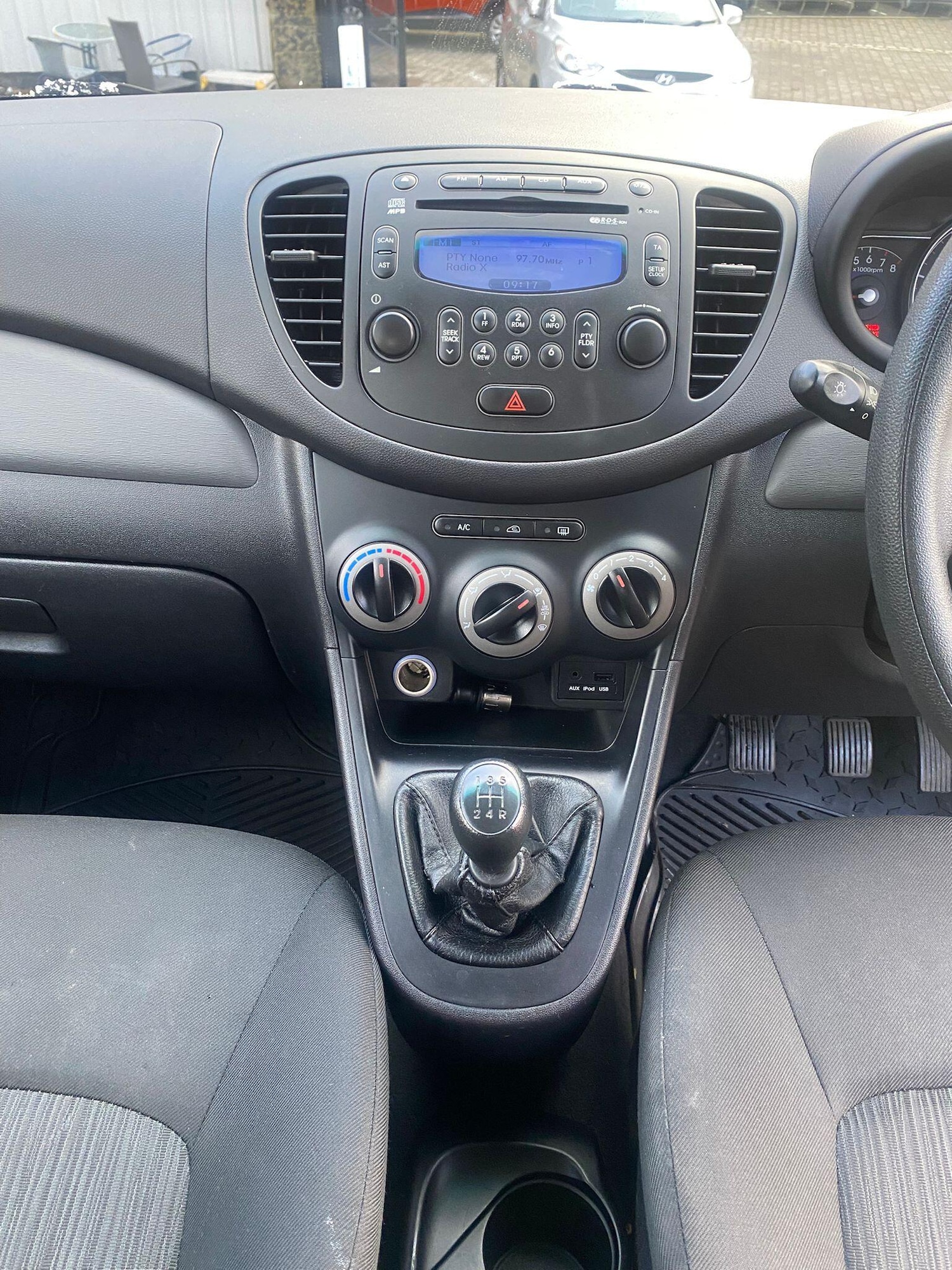 Used Hyundai i10 2013 for sale - 76632755: Photo 11