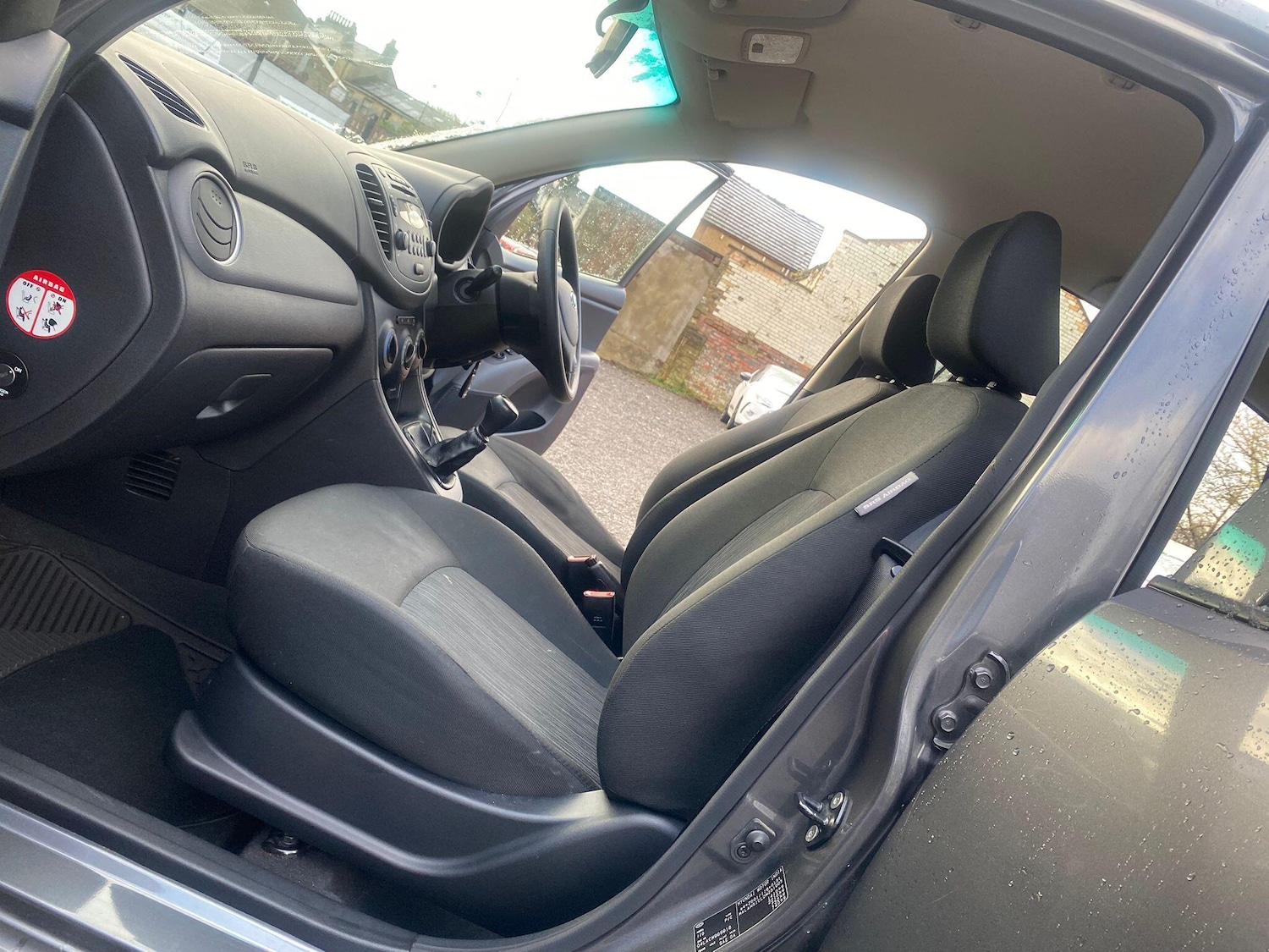 Used Hyundai i10 2013 for sale - 76632755: Photo 12