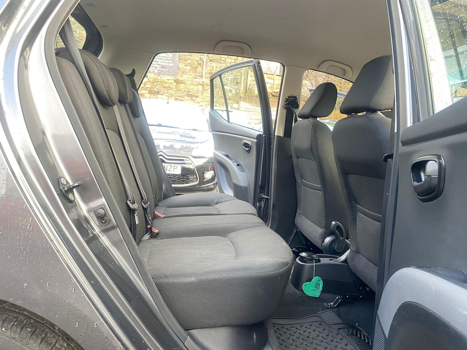 Used Hyundai i10 2013 for sale - 76632755: Photo 7