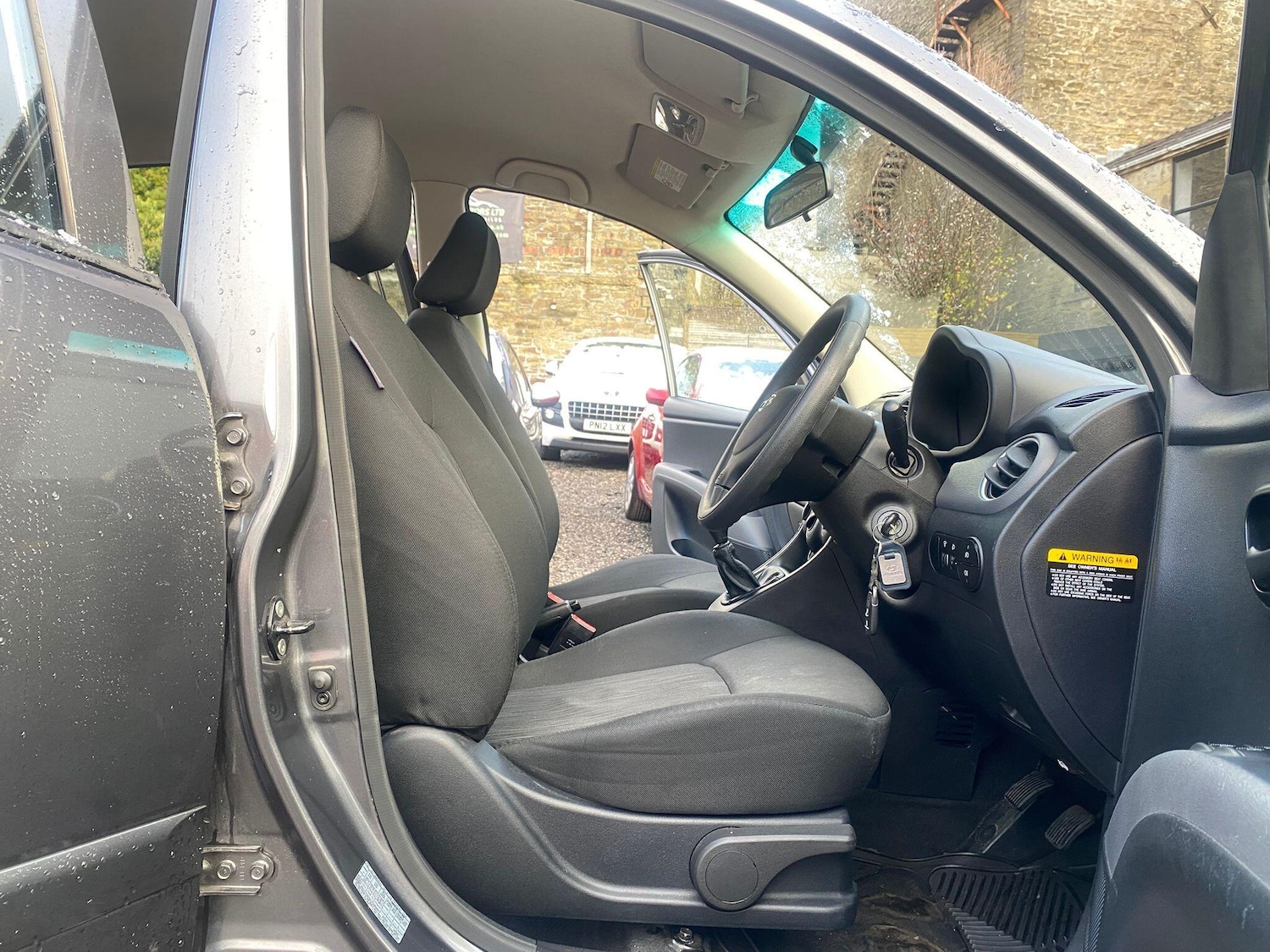 Used Hyundai i10 2013 for sale - 76632755: Photo 9