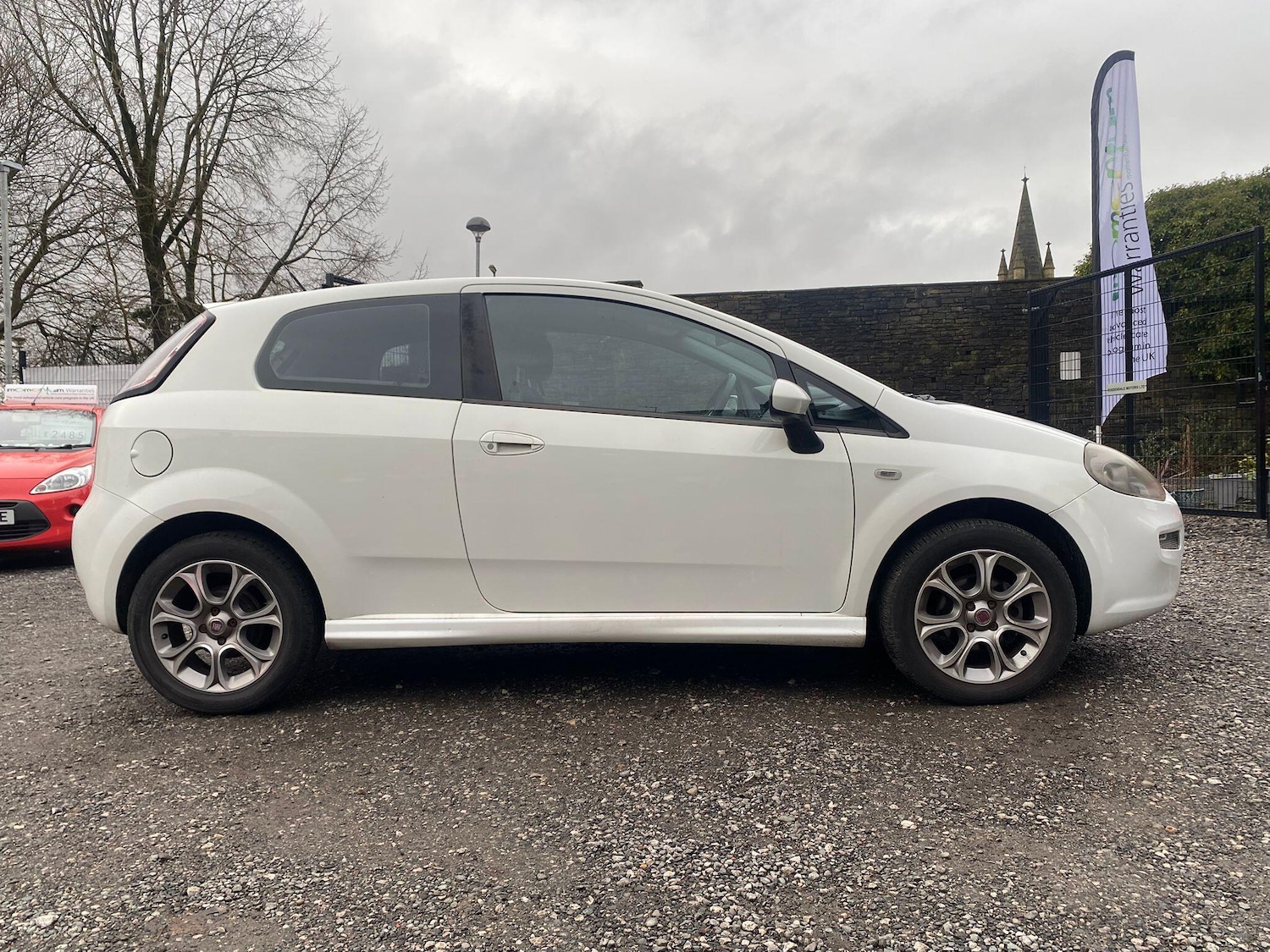 Used Fiat Punto 2014 for sale - 77344800: Photo 10