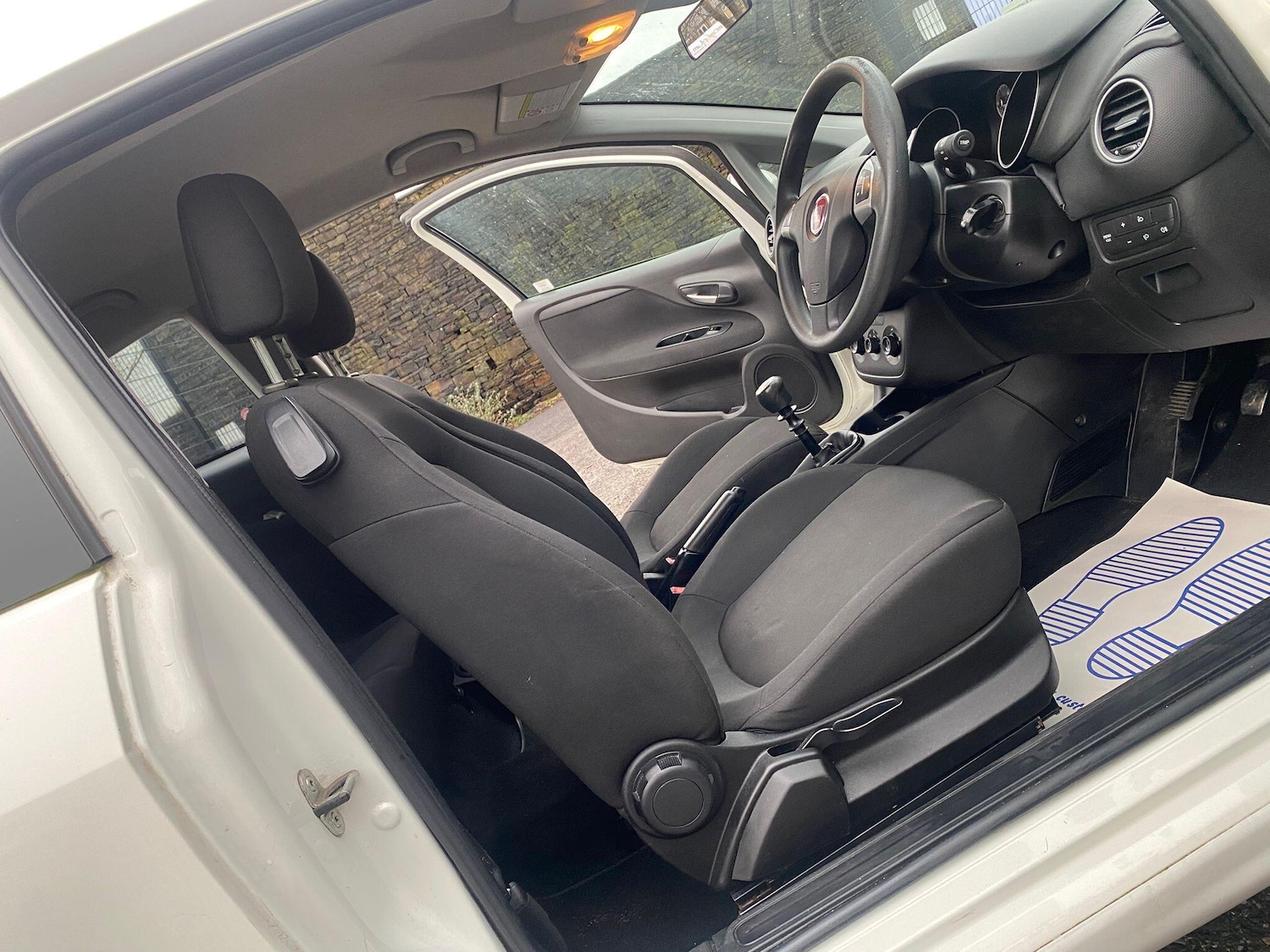 Used Fiat Punto 2014 for sale - 77344800: Photo 11